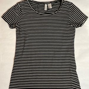 H & M shirt size small  stiped short sleeve shirt